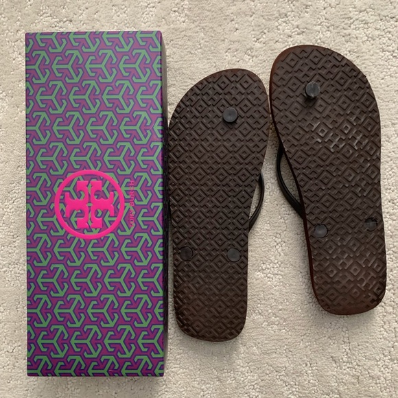 Tory Burch Coconut Boa flip flops. - Picture 2 of 6